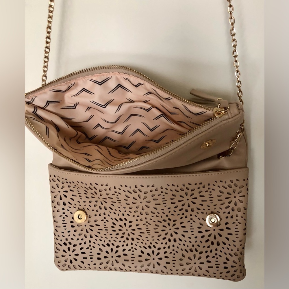 Francesca’s Zara Perforated Floral Clutch - Picture 10 of 16